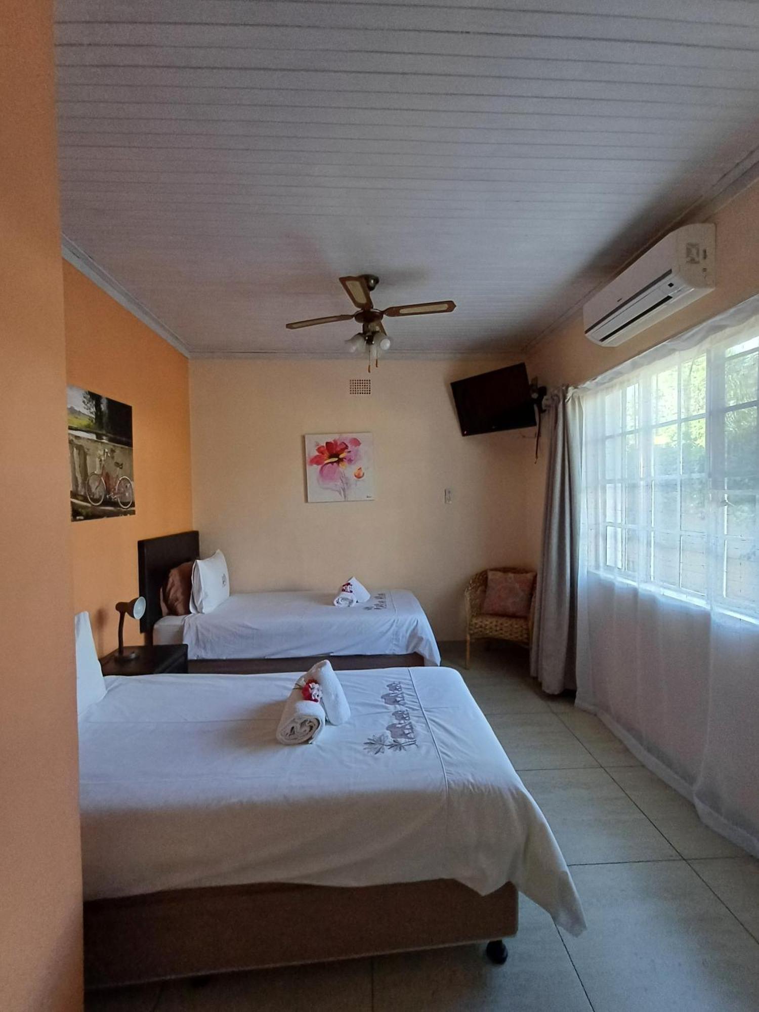 Capbon Guesthouse Windhoek Esterno foto