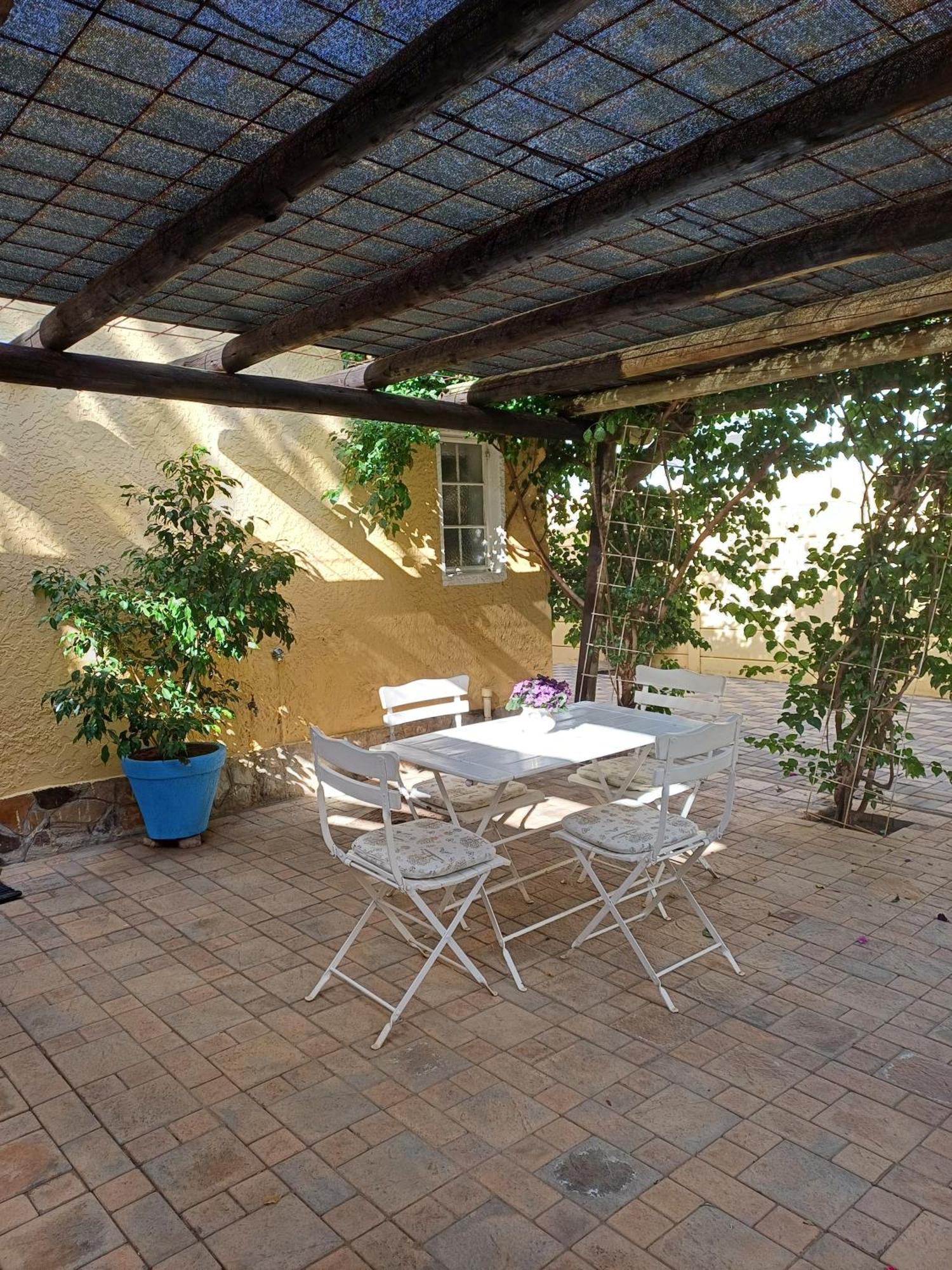 Capbon Guesthouse Windhoek Esterno foto