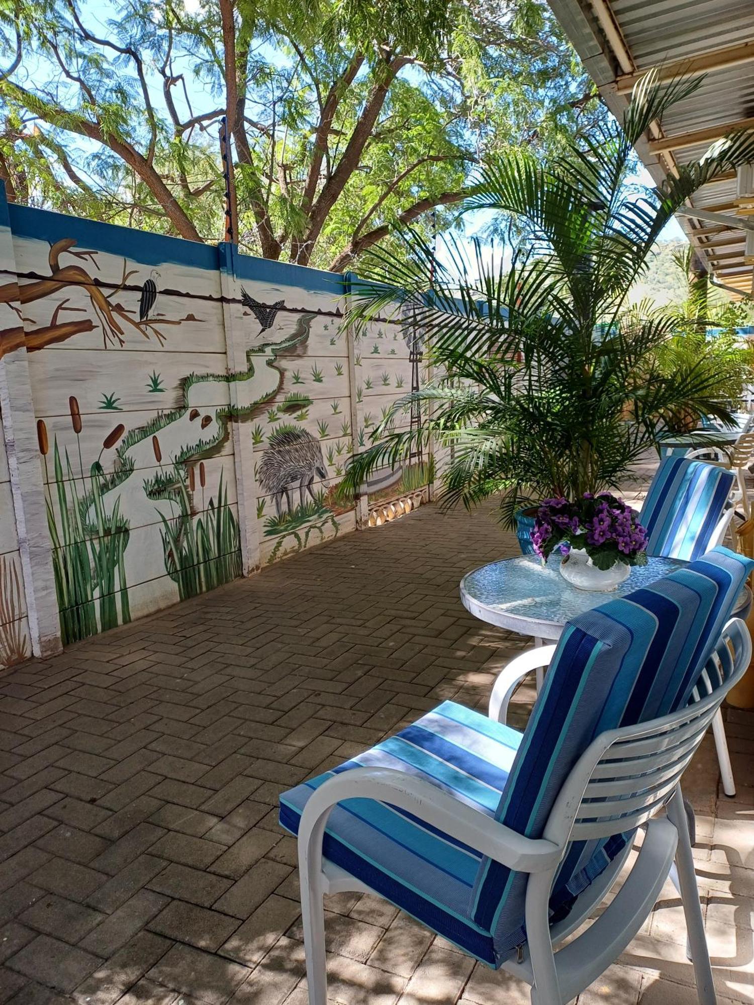 Capbon Guesthouse Windhoek Esterno foto