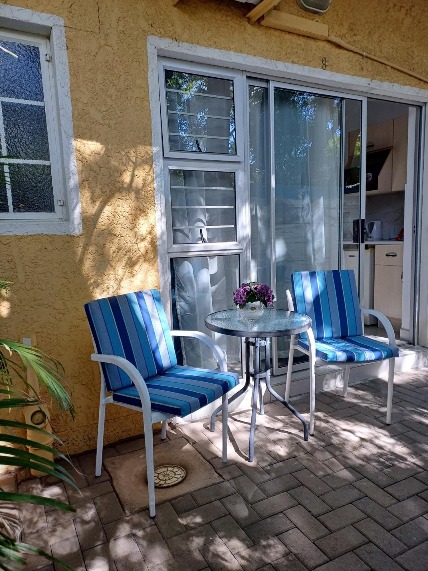 Capbon Guesthouse Windhoek Esterno foto