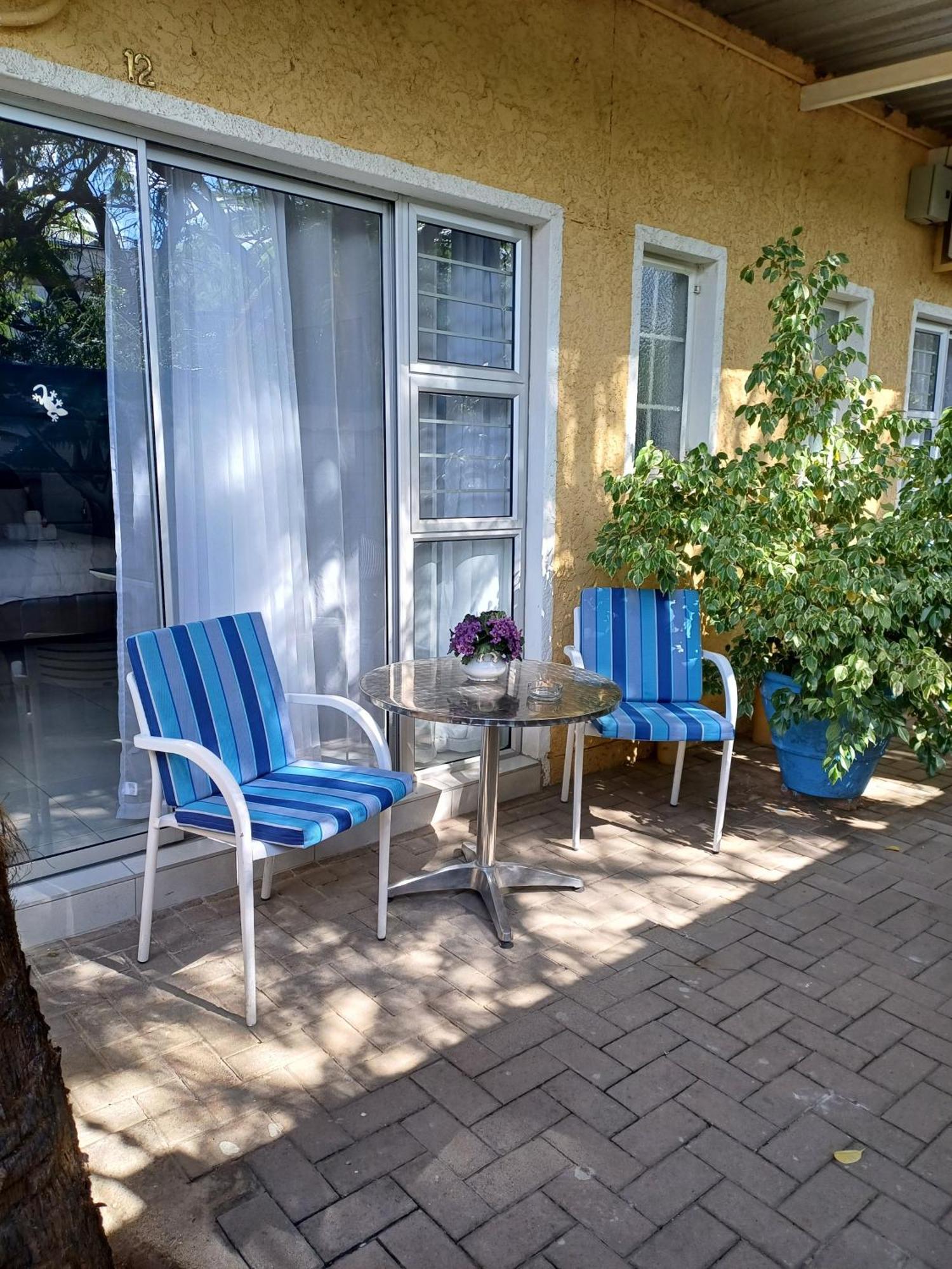 Capbon Guesthouse Windhoek Esterno foto