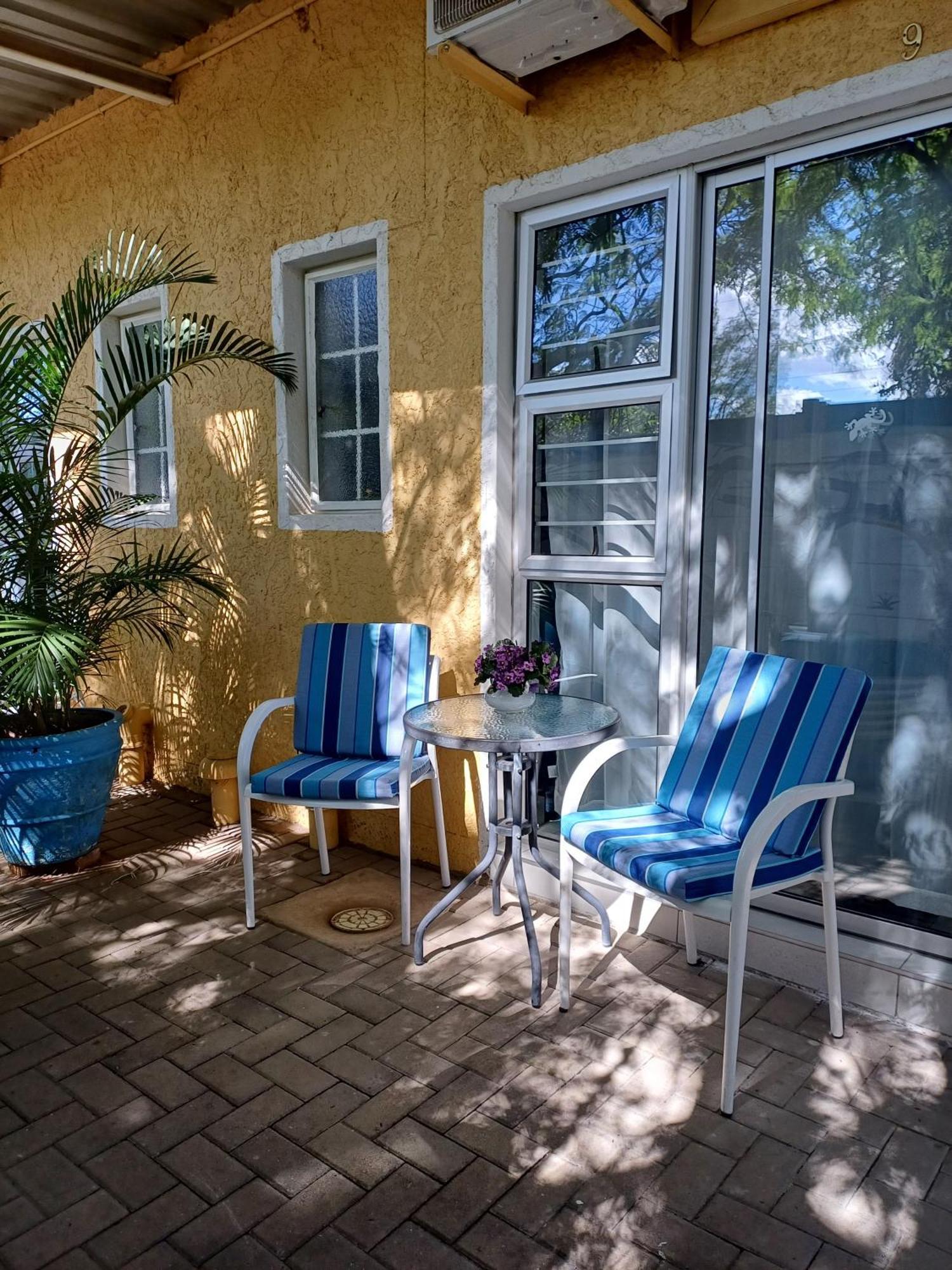Capbon Guesthouse Windhoek Esterno foto