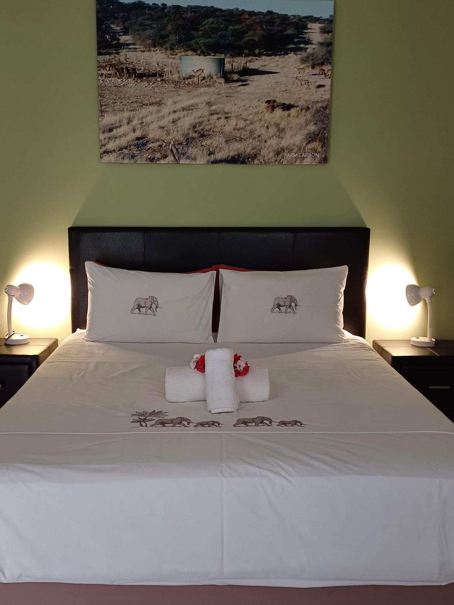 Capbon Guesthouse Windhoek Esterno foto
