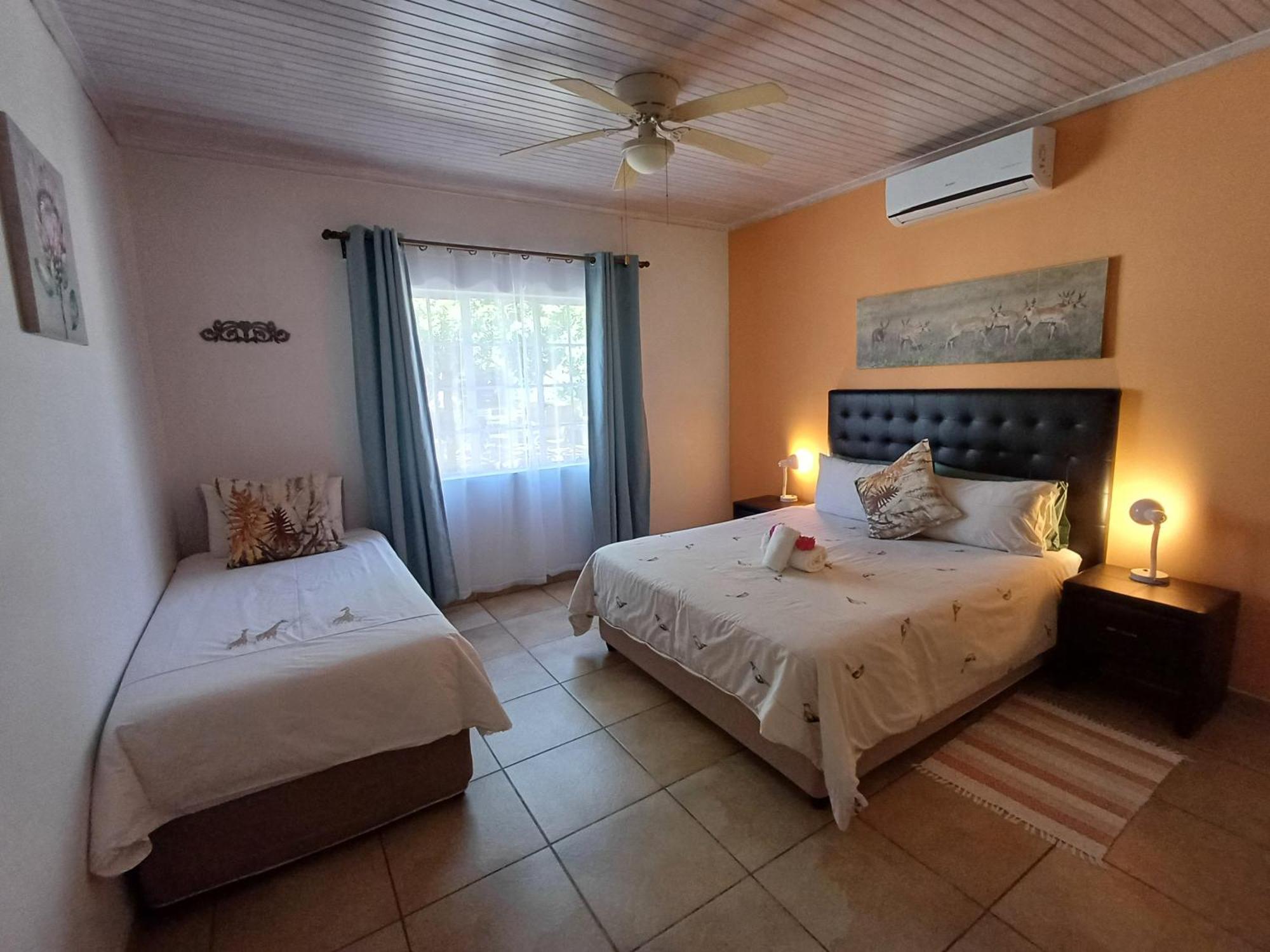 Capbon Guesthouse Windhoek Esterno foto